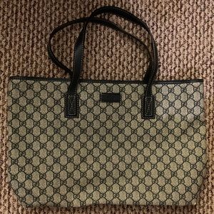 Authentic Gucci tote Medium